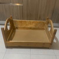 Lettino in legno per cani