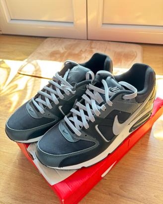 Nike  Air Max Command in Pelle