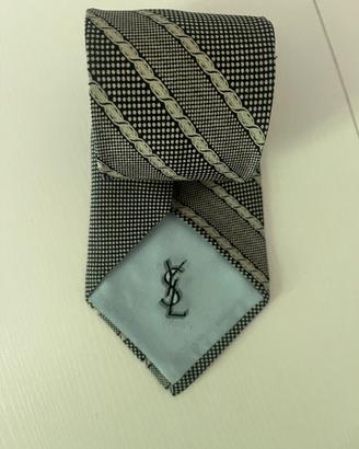 Craavtta Yves Saint Lauren