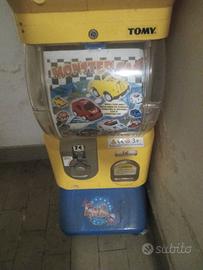 distributore giochi per bambini a moneta