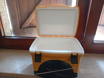 borsa frigo con radio anni 80