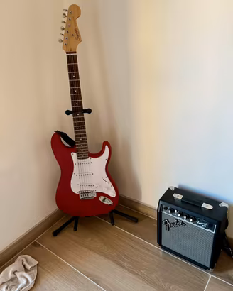 Squire stratocaster come nuova