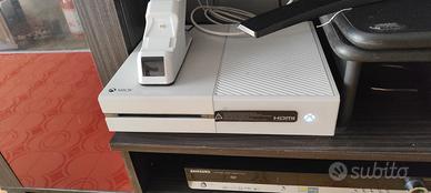 xbox ONE white + controller + carica batterie