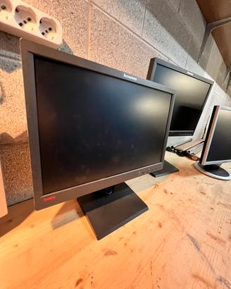 monitor LCD 19 pollici