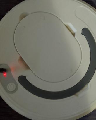 robot aspirapolvere con carica batteria
