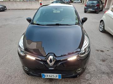 renault  clio 1000 cc