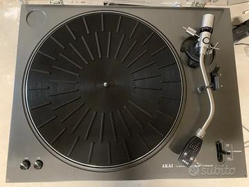 giradischi AKAI modello 001C