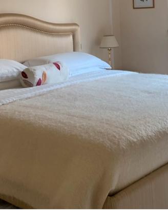 Letto king size compreso di materasso Simmons