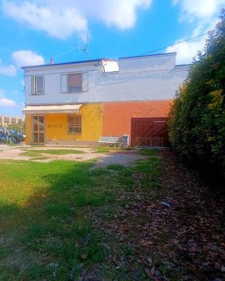 Villa di 282 m² con più di 5 locali e box auto dop