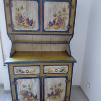 credenza  unica nel suo genere
