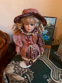 bambola in porcellana