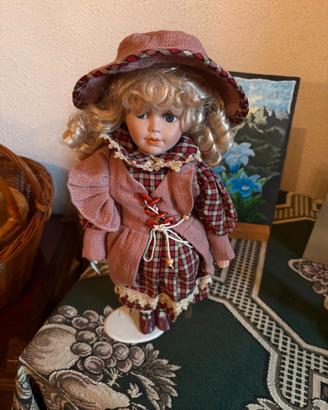 bambola in porcellana