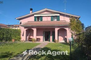 VILLA UNIFAMILIARE CAPRAROLA