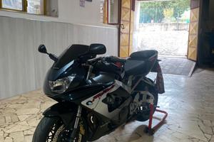 HONDA CBR 900 RR FireBlade