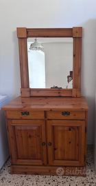 Credenza bassa con specchio