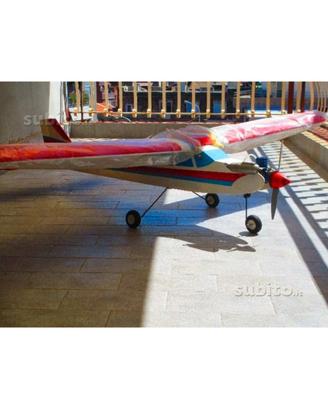 aereo modello ala alta