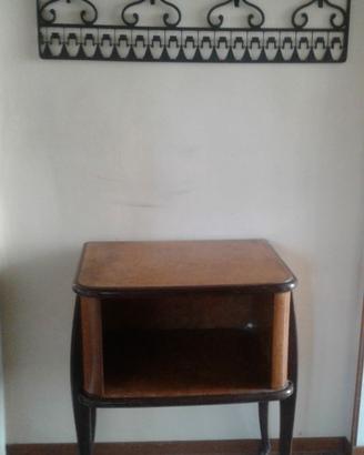 mobiletto /comodino in radica. decò