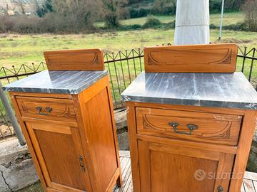 Coppia mobiletti d’epoca con piano in marmo