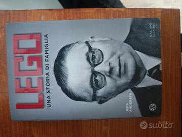 Libro Sulla storia della famiglia Lego