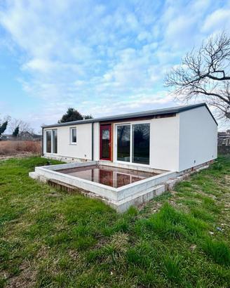 VILLA SINGOLA IMMERSA NEL VERDE - moderna e ver...