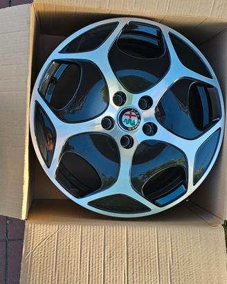 4 cerchi Nuovi 17 originali Alfa romeo Giulia Giul