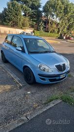 lancia y