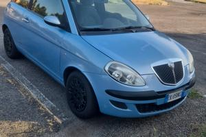 lancia y