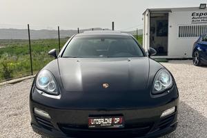 Porsche Panamera con tetto apribile come nuova