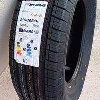 Gomme nuovissime 215/70/16