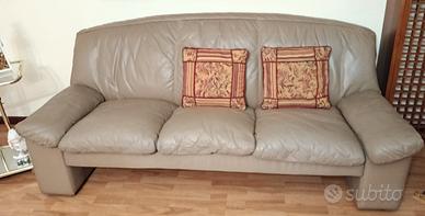 divano in pelle 