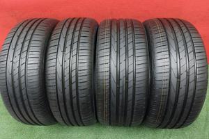 235 60 18 - 255 55 18 Gomme Estive Porsche Macan
