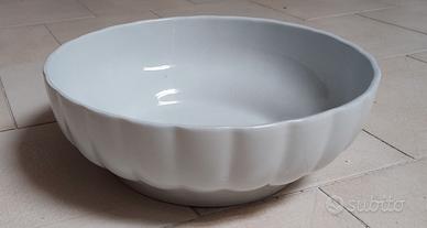 Antica zuppiera in porcellana