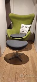 Egg Chair e ottomana Copia Poltrona