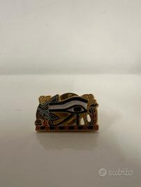Spilla con occhio di Horus