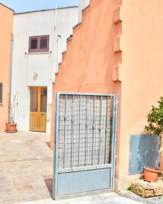 Casa volte a stella doppio ingresso Acquarica