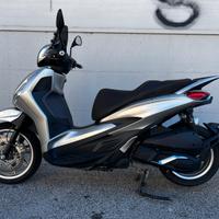 PIAGGIO BEVERLY 300 HPE