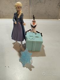 personaggi Disney Frozen sorprese Kinder 