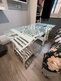 scrivania Ikea con piano in vetro