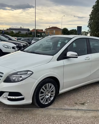 Mercedes-benz B 200 NGD Executive Gancio Traino