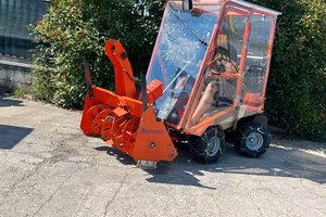 T41 Tagliaerba trattorino Husqvarna con fresa da n
