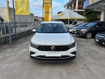 VOLKSWAGEN Tiguan 2.0 TDI 150 CV SCR DSG Life UN