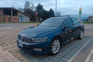 VW Passat Variant 2.0 TDI 150 CV DSG
