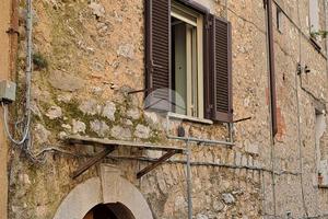 CASA SEMINDIPENDENTE A VALLECORSA