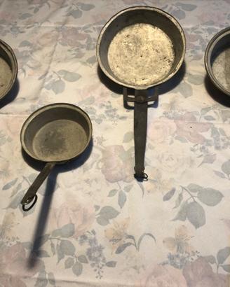 4 PADELLINE RAME BATTUTO VINTAGE MANICO FERRO