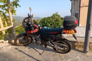 Honda Dominator d'epoca.