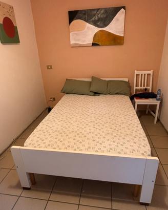 Letto matrimoniale 200x126 con materasso e doghe