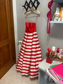 Abito da cerimonia rosso e bianco a righe