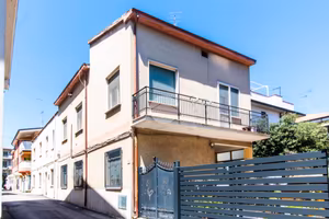 CASA INDIPENDENTE A ALBA ADRIATICA