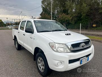TOYOTA HILUX 2.5 D4D DOPPIA CABINA