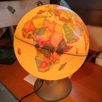Mappamondo luminoso